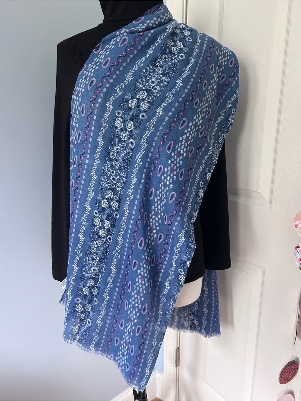 Old Navy Blue Floral & Paisley Stripe Scarf